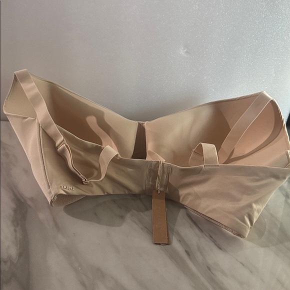 SKIMS Wireless Form Super Push-Up Color Butter and Tan/Beige size 42DDDD - Picture 3 of 7